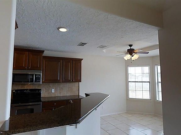 5th image of 623 W Millen Dr
