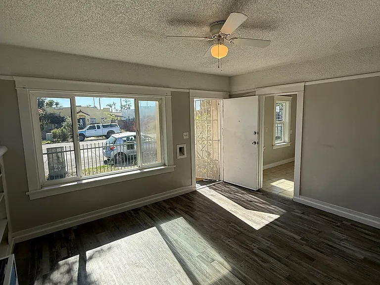 4614 Orange Ave — Photo 5