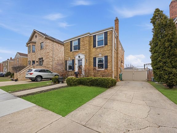 2nd image of 5749 S Nordica Ave