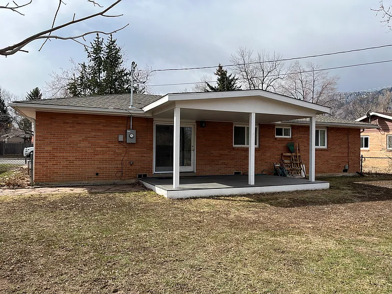 3605 Martin Dr — Photo 6
