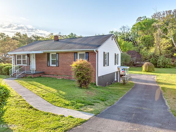 4th image of 2382 Wildwood Rd