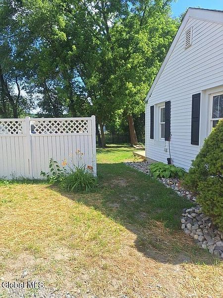 4th image of 2A Hillview Avenue