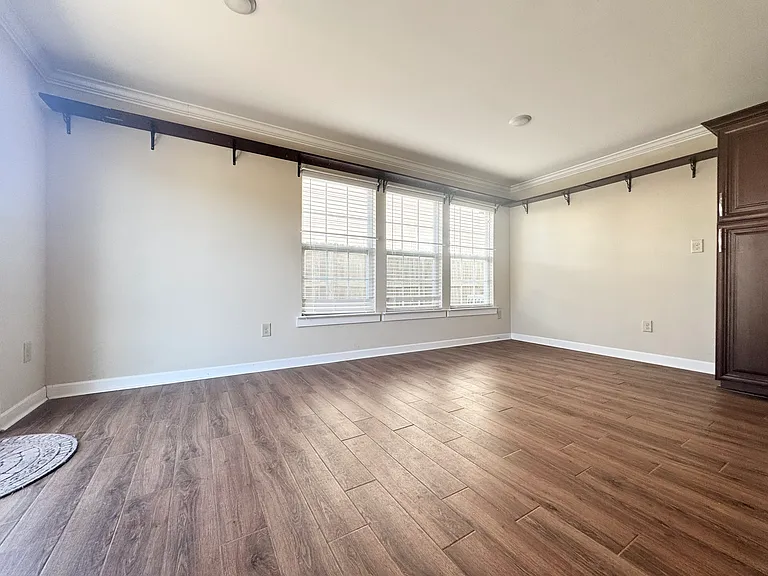 5544 Hammermill Dr — Photo 11