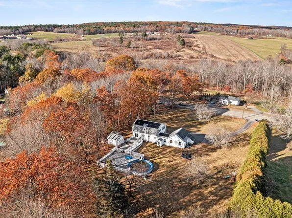 277 West St, Barre, MA 01005