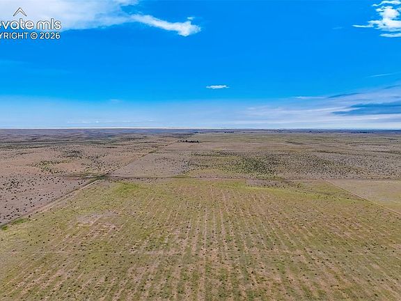 11th image of 15575 Degroot Rd