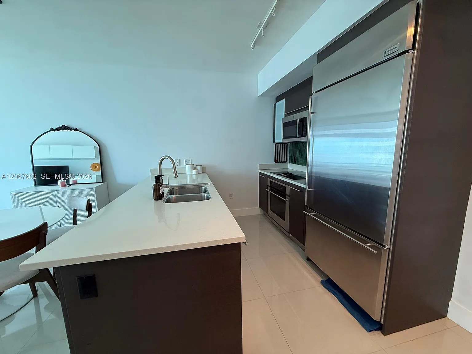 500 Brickell East Condo — Photo 3