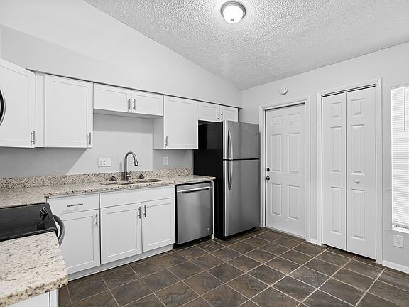 008-1414ApricotLane-SpringHill-FL-34606-SMALL_08152022