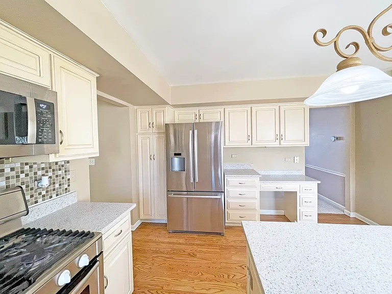 1528 E Bailey Rd — Photo 28