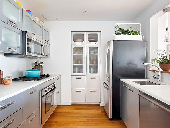 3rd image of 87 Smith St APT 10C