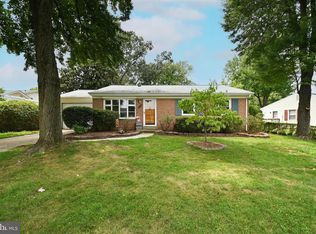 13703 Pennsboro Dr, Chantilly, VA 20151
