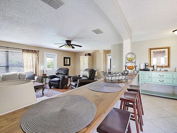 4th image of 1209 Windy Bluff Dr