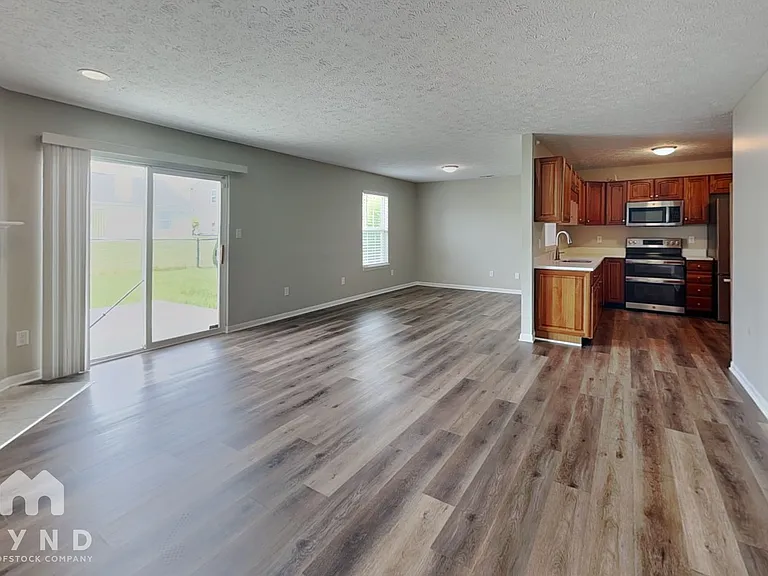 6822 Bluestem Ct — Photo 3