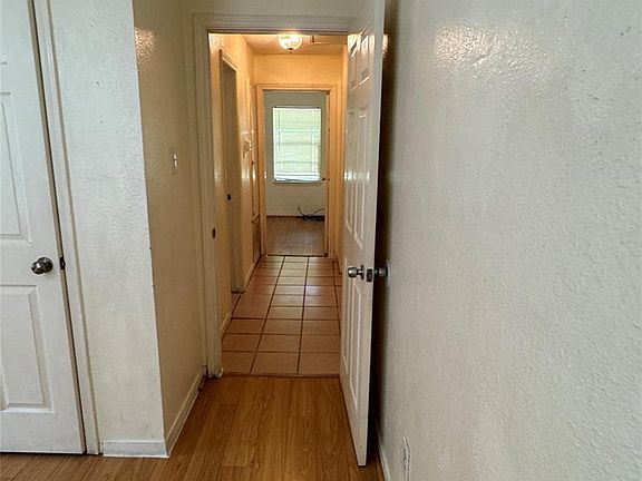 2nd image of 2514 Rodney St