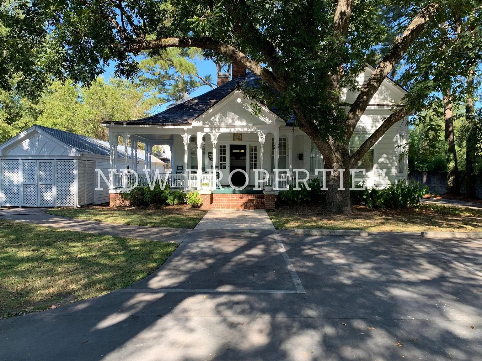4 bed, 2000 sqft, $1,800 — Photo 1