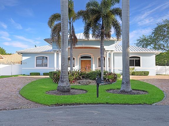 3rd image of 16230 SW 89th Ct