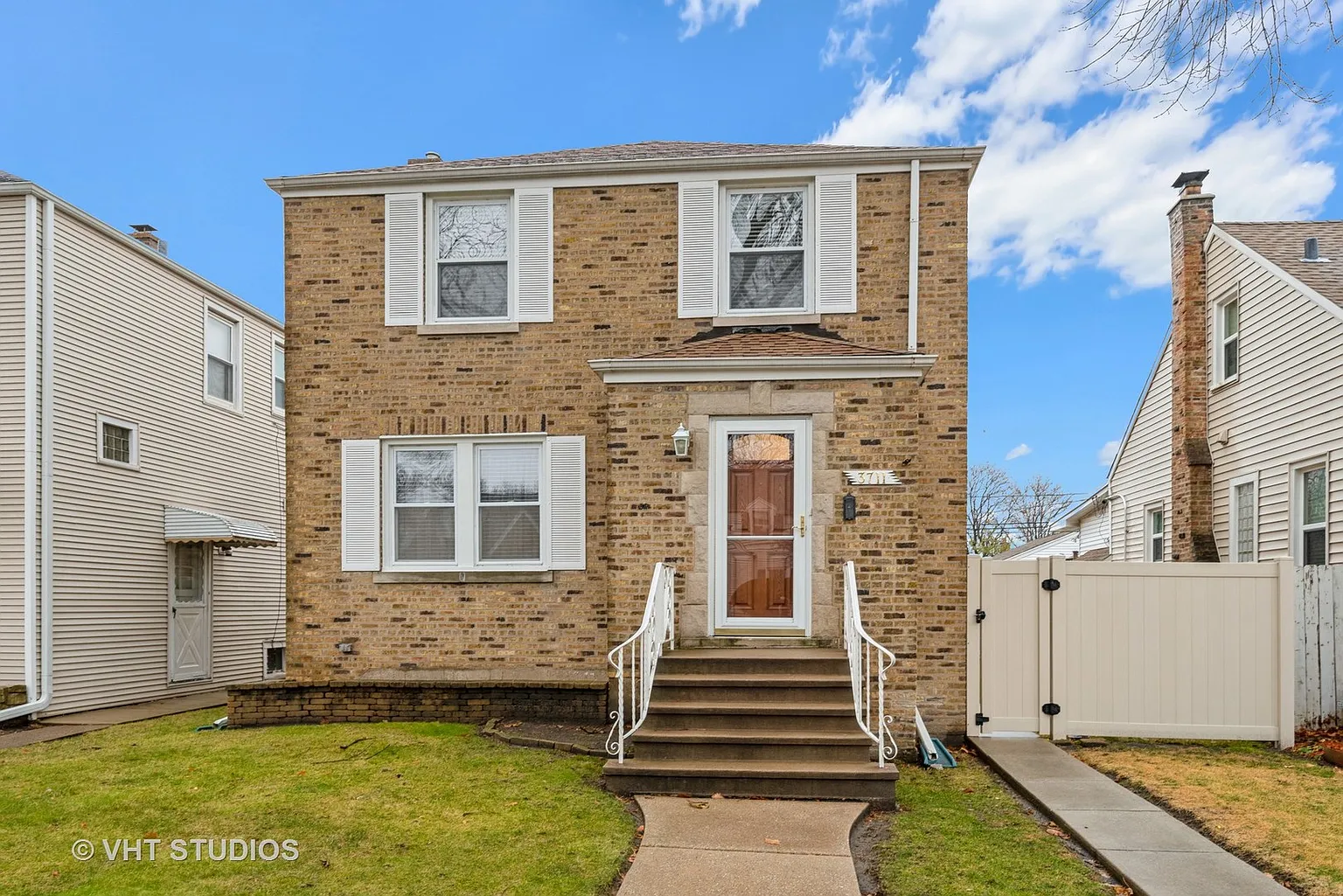 3711 N Pioneer Ave photo 1