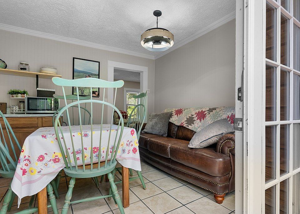 28th image of 1097 Mount Zion Rd