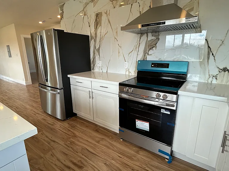 236 Vernon Ave #1 — Photo 4