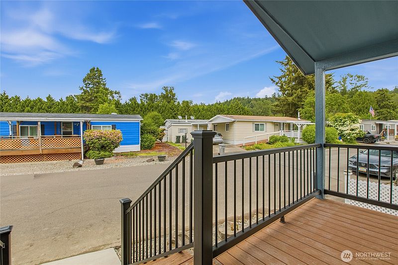 4th image of 1510 Maple Lane #5