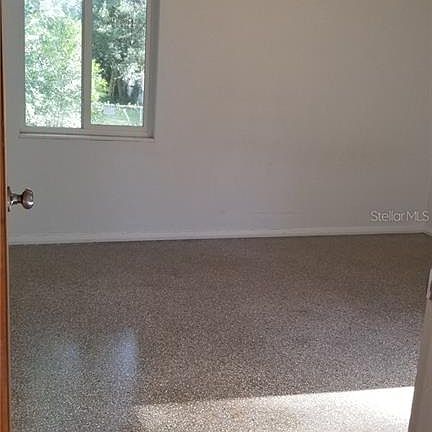 3rd image of 712 W Oakdale Ave