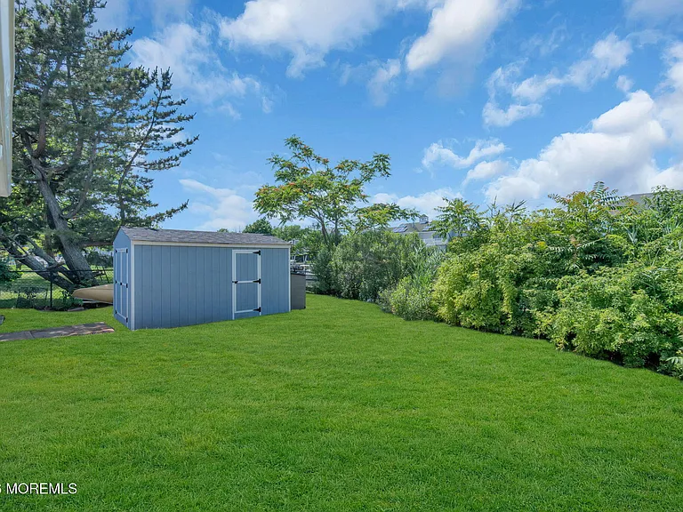 10 Harbour Way — Photo 36