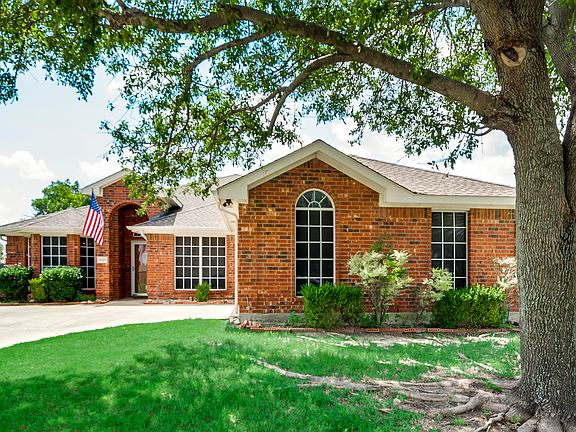 3rd image of 1601 Country Walk Ln