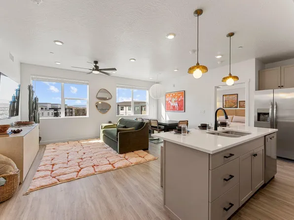 226 N Cliff Side Dr #L301, Hurricane, UT 84737