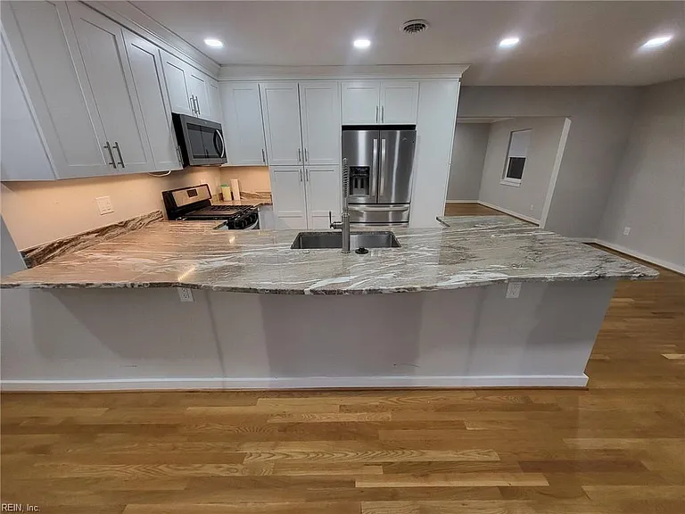 1 Sir Francis Wyatt Pl — Photo 18