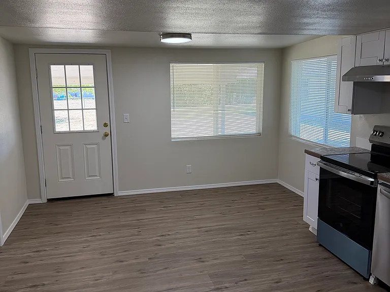 3844 Fisher Rd NE — Photo 3