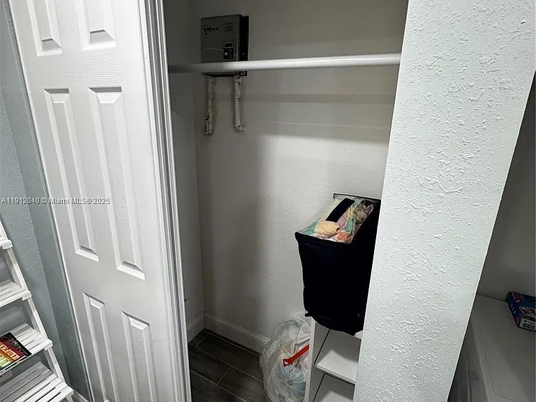 228 Orchid St — Photo 32