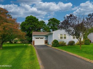 1 York Ct, Toms River, NJ 08757