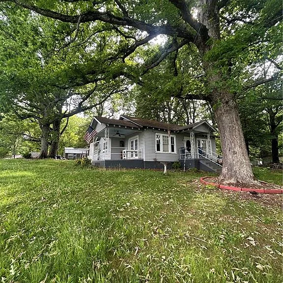 52 Northside Dr — Photo 3