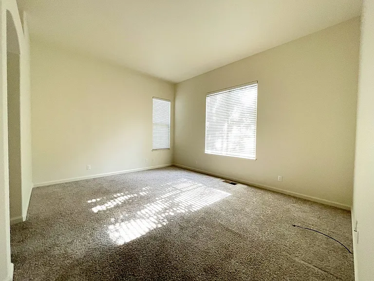1115 Waverly Dr — Photo 18