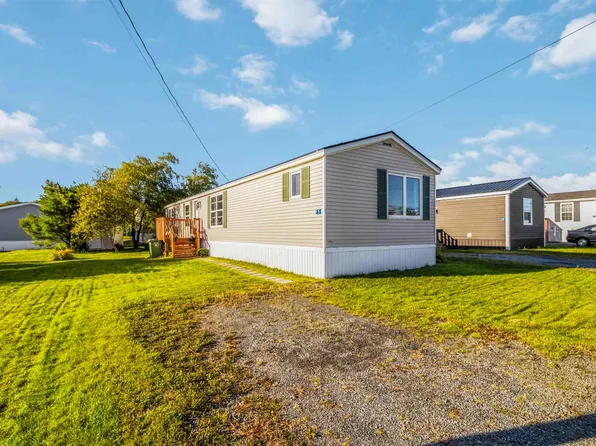 5 Owen Ave, Mount Uniacke, NS B0N 1Z0