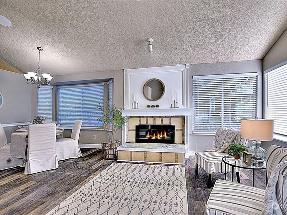 5th image of 14514 Crown Dr E