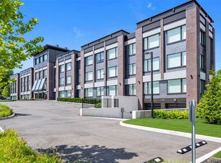 218 Middle Neck Road #207, Great Neck, NY 11021