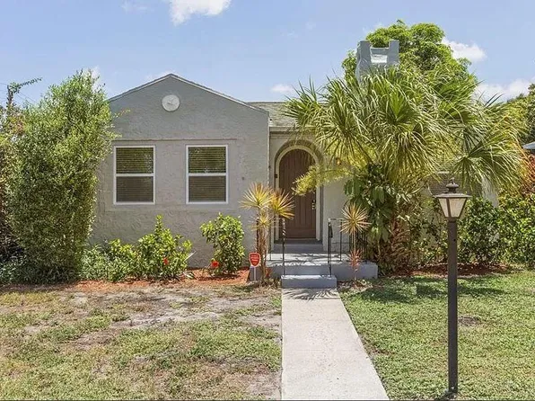 500 Evergreen Dr, Lake Park, FL 33403