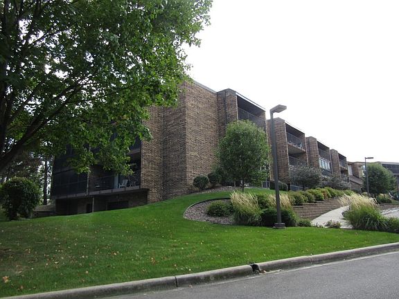 3rd image of 35 Nathan Ln N APT 309