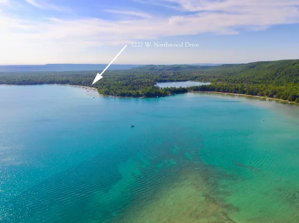 5227 Northwood Dr, Glen Arbor, MI 49636