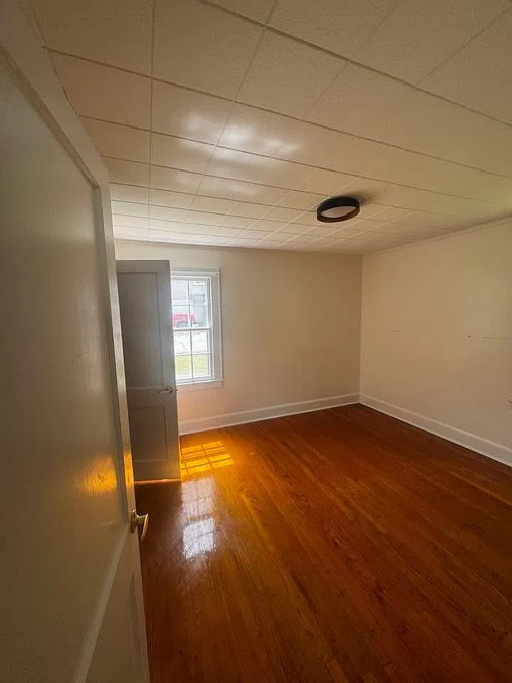 2 bed, 840 sqft, $1,200 — Photo 3
