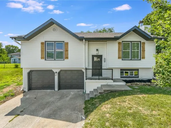 7110 N Chas Dr, Pleasant Valley, MO 64068