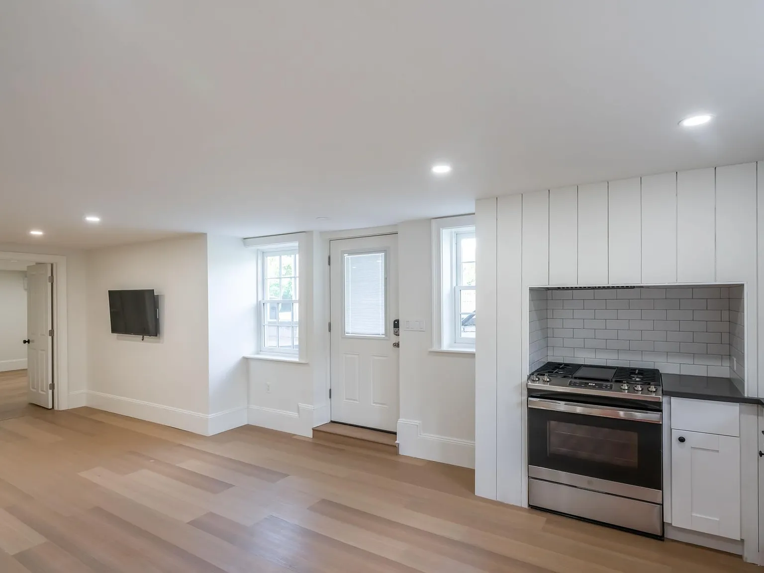 3 bed, 1600 sqft, $2,750 — Photo 4