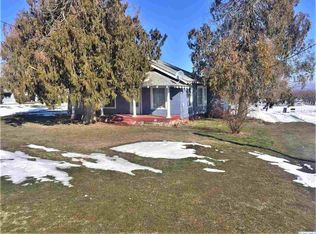 678 N Grandview Rd, Grandview, WA 98930