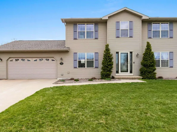1673 Pine Tree Ln, Luxemburg, WI 54217