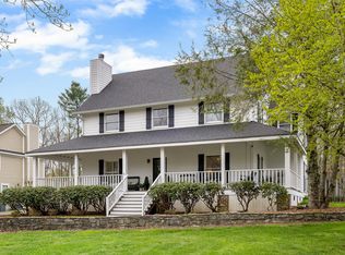 1410 Walden Forest Rd, Signal Mountain, TN 37377