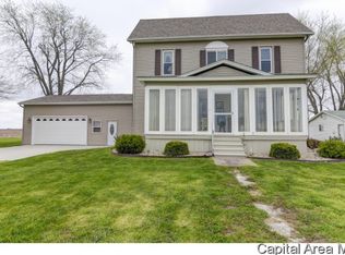 30332 E 8th Rd, Farmersville, IL 62533