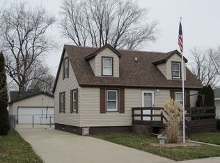 1108 E 15th St, Sterling, IL 61081