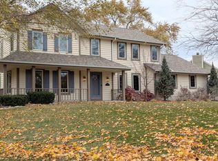 410 W Thornapple Ln, Grafton, WI 53024