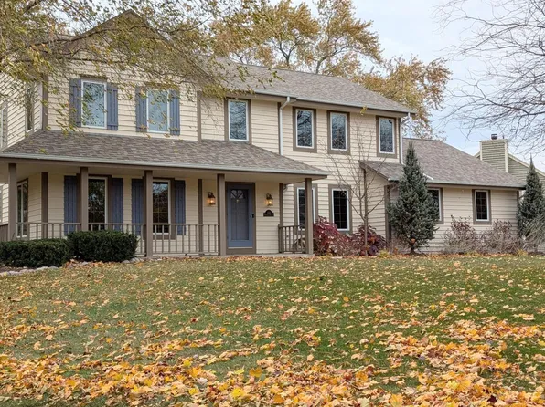 410 West Thornapple LANE, Grafton, WI 53024