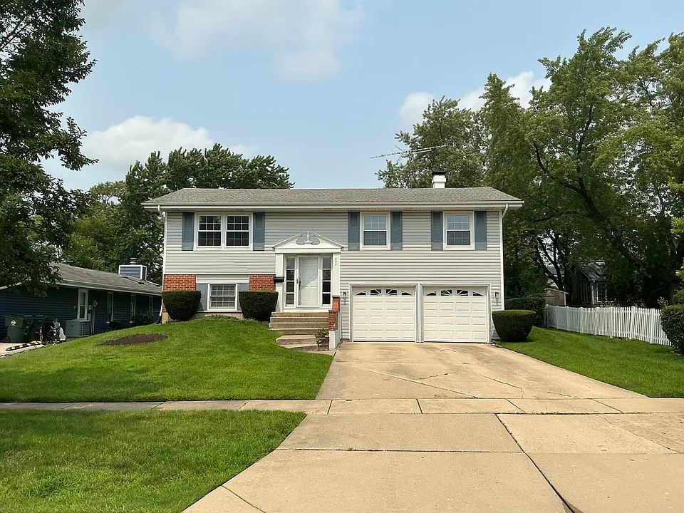 840 Heather Ln